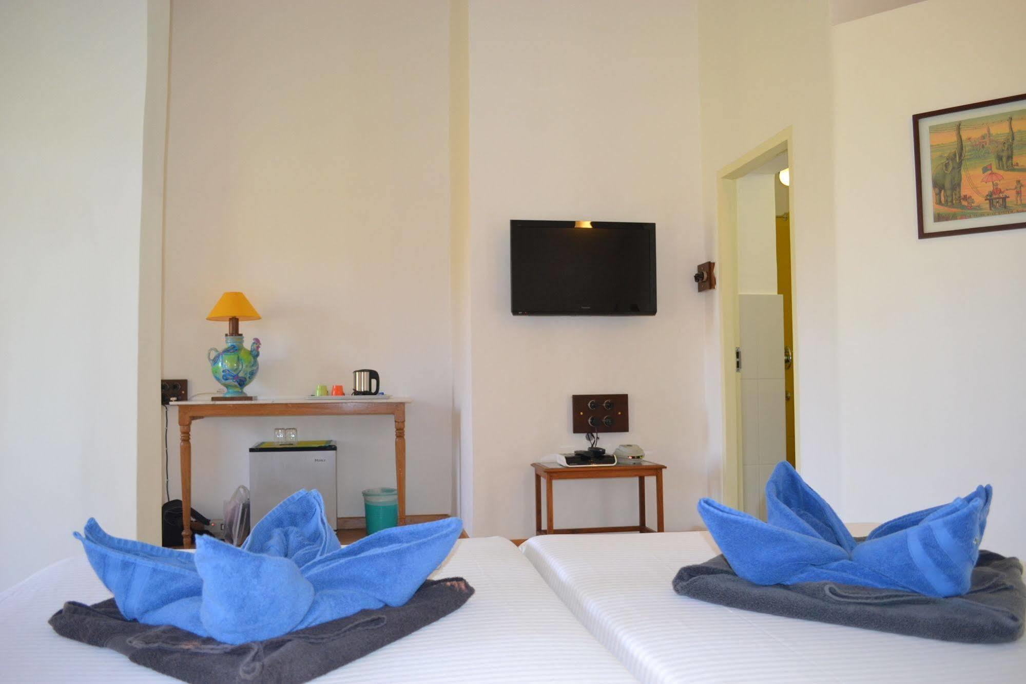 Cavala The Seaside Resort Baga Bagian luar foto
